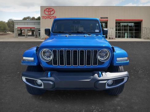 Used 2024 Jeep Wrangler Unlimited Sahara w/ Safety Group AWD/4WD image 2