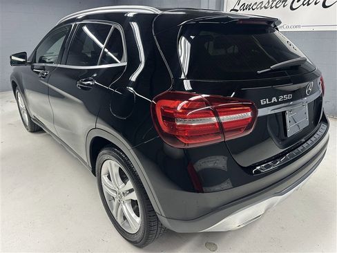 Used 2020 Mercedes-Benz GLA 250 4MATIC w/ Premium Package image 4