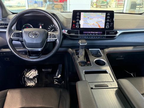 Certified 2023 Toyota Sienna XSE image 37