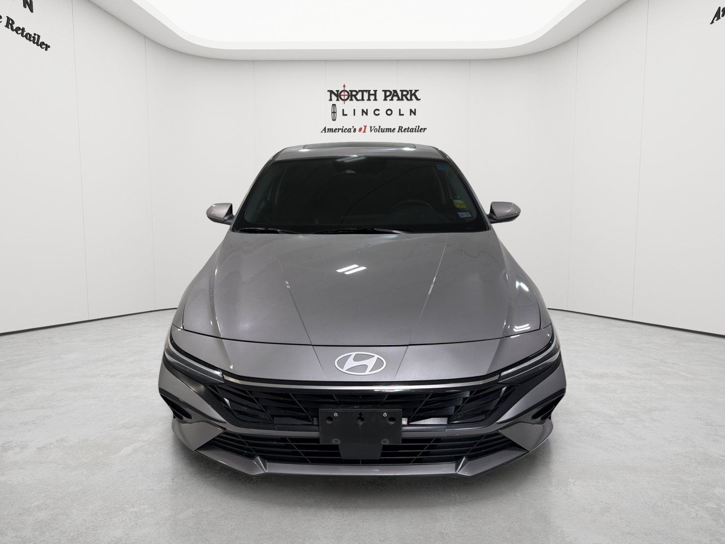 Used 2024 Hyundai Elantra SEL w/ Convenience Package FWD image 8