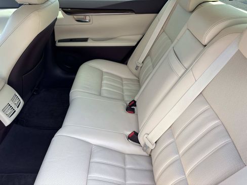 Used 2017 Lexus ES 350 w/ Luxury Package FWD image 33