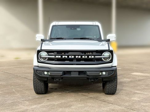 Used 2025 Ford Bronco Outer Banks AWD/4WD image 3