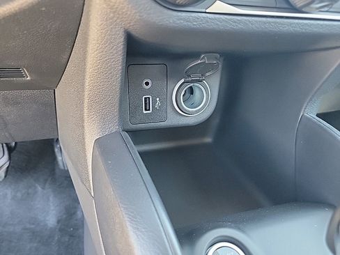 New 2025 Nissan Kicks Play S image 27