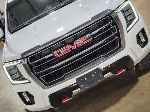 Used 2023 GMC Yukon AT4 AWD/4WD image 19