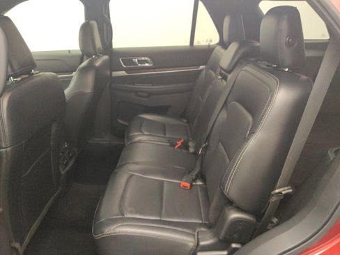 Used 2019 Ford Explorer Limited FWD image 18