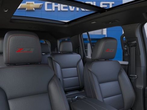 New 2026 Chevrolet Traverse Z71 w/ Driver Confidence Package AWD/4WD image 24