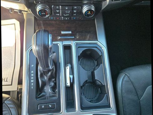 Used 2015 Ford F150 Platinum w/ Equipment Group 701A Luxury image 19