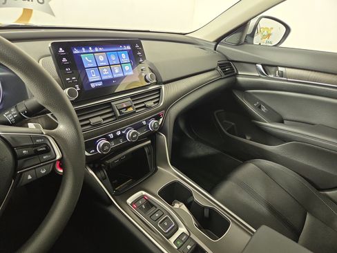 Used 2021 Honda Accord EX image 25
