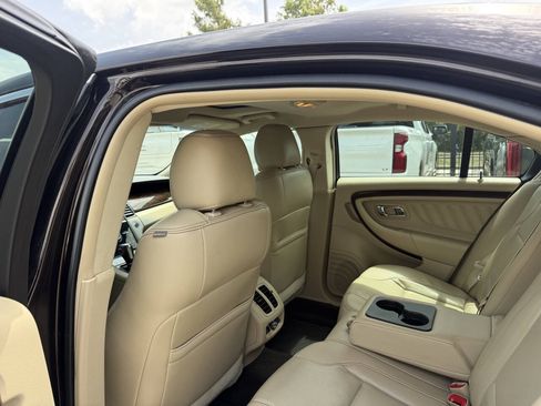 Used 2013 Ford Taurus Limited FWD image 12