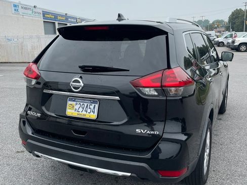 Used 2018 Nissan Rogue SV w/ Sun & Sound Touring Package AWD/4WD image 7
