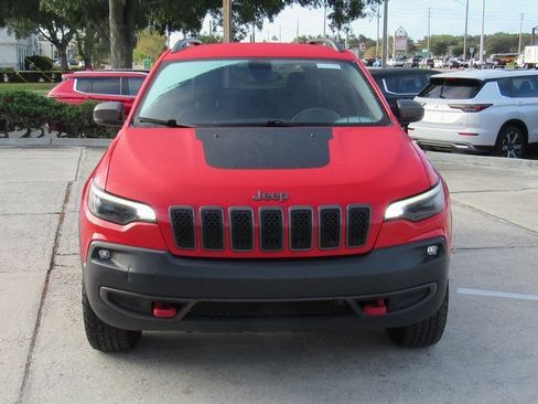 Used 2019 Jeep Cherokee Trailhawk w/ Cold Weather Group image 9