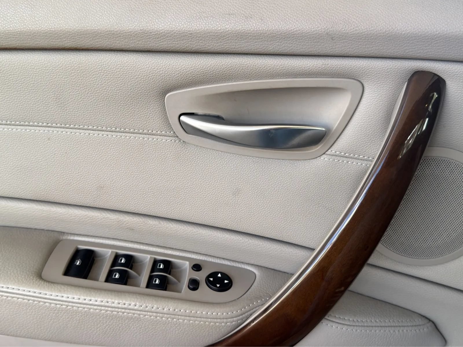 Used 2012 BMW 128i Convertible RWD image 12