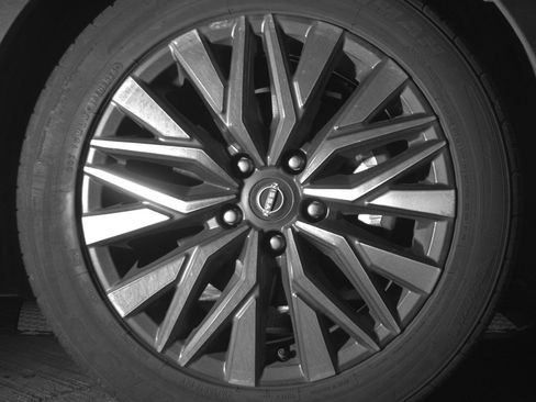 Used 2025 Nissan Altima 2.5 SV image 13