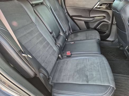 Used 2024 Mitsubishi Outlander SE FWD image 30