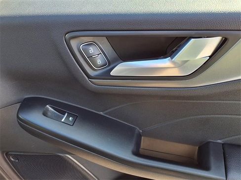 Used 2024 Ford Escape SE image 26