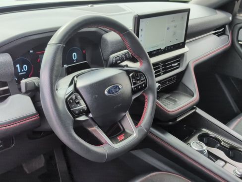 Used 2025 Ford Explorer ST RWD image 13