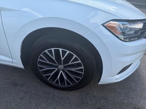 Used 2021 Volkswagen Jetta SE w/ SE Cold Weather Package FWD image 4