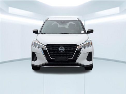 Used 2024 Nissan Kicks S FWD image 11