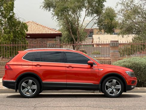 Used 2018 Volkswagen Tiguan SEL Premium FWD image 9