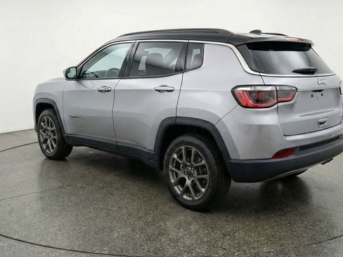 Used 2025 Jeep Compass Limited image 6