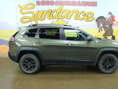 Used 2020 Jeep Cherokee Trailhawk w/ Comfort & Convenience Group AWD/4WD image 1