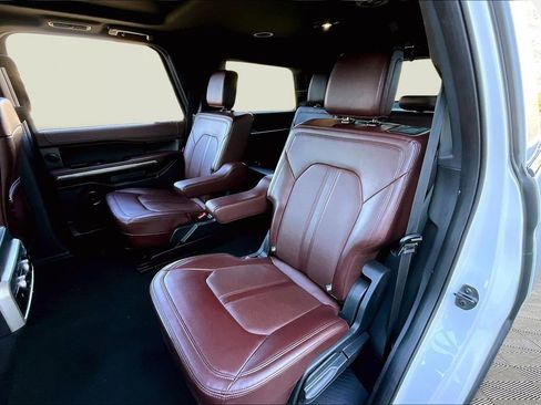 Used 2023 Ford Expedition Limited image 15