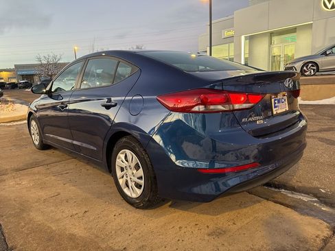 Used 2018 Hyundai Elantra SE image 3