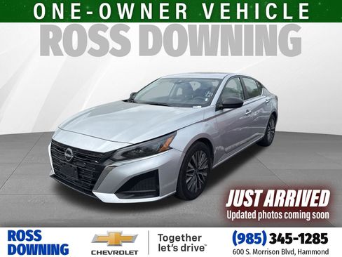 Used 2024 Nissan Altima 2.5 SV image 1