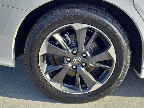 Used 2023 Honda Odyssey Elite image 6