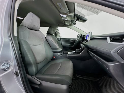 Used 2024 Toyota RAV4 XLE image 27