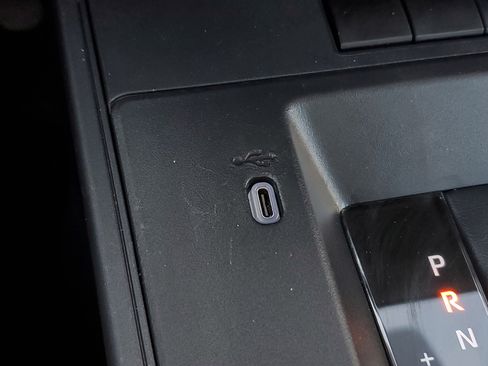 Used 2026 Toyota Corolla Cross L image 27