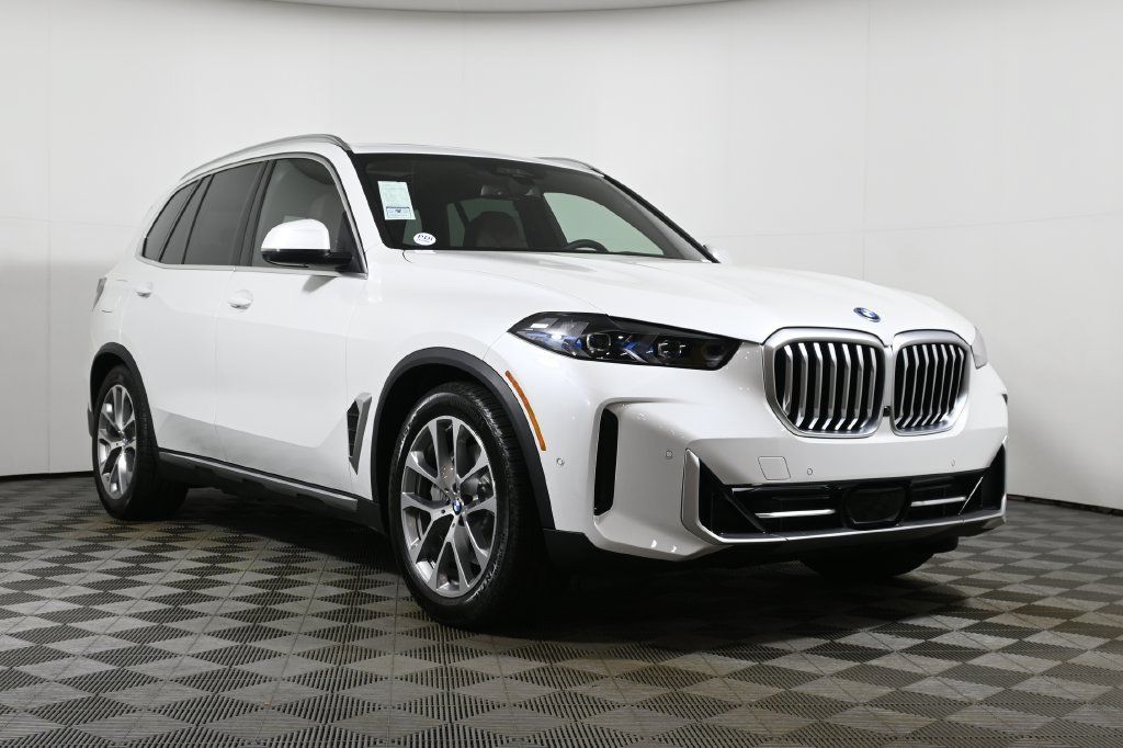 Used 2026 BMW X5 xDrive50e AWD/4WD image 9