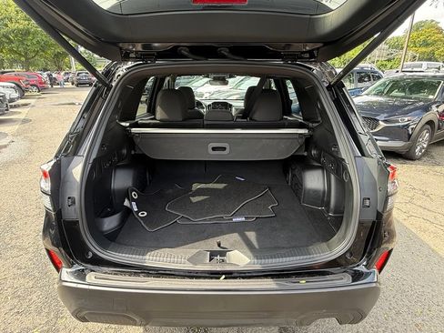 Used 2025 Subaru Forester Premium AWD/4WD image 23