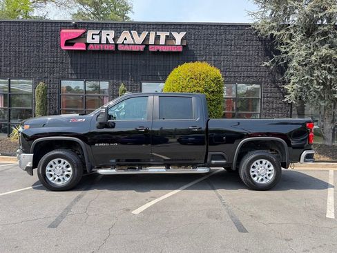 Used 2020 Chevrolet Silverado 2500 LT w/ Convenience Package image 9