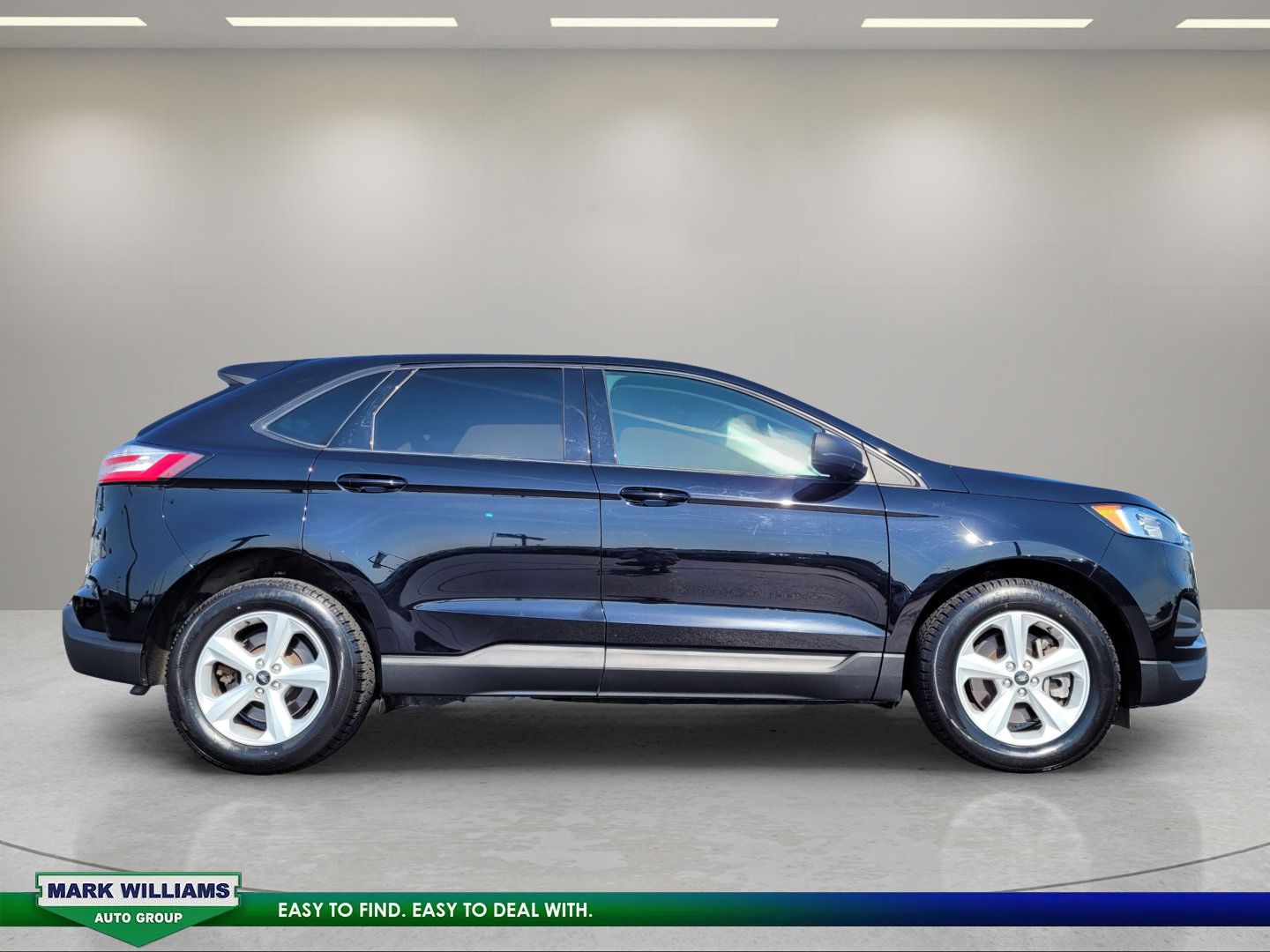 Used 2023 Ford Edge SE AWD/4WD image 2