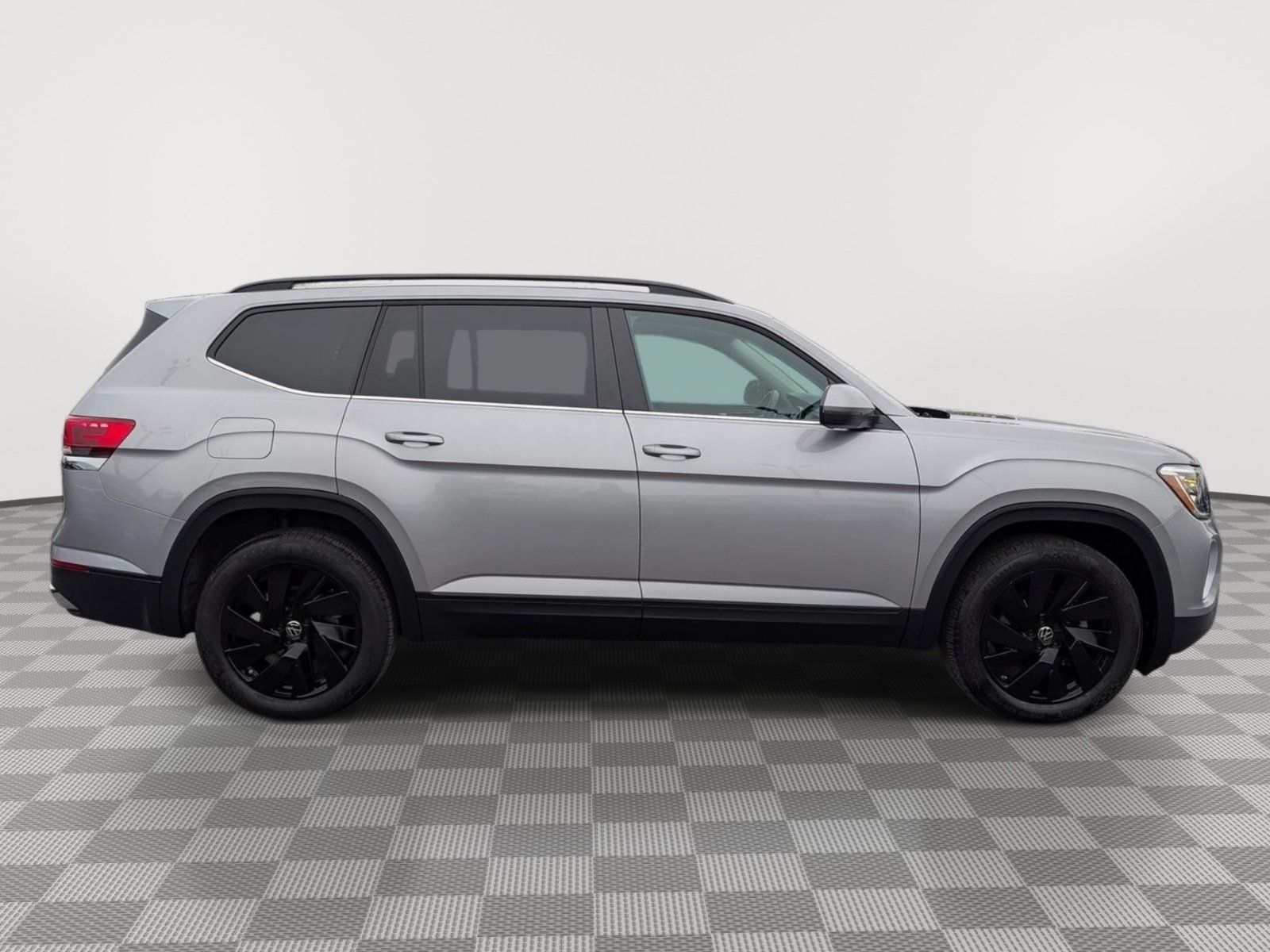 Used 2024 Volkswagen Atlas SE AWD/4WD image 6