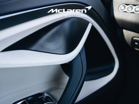 Used 2024 McLaren 750S Spider image 27