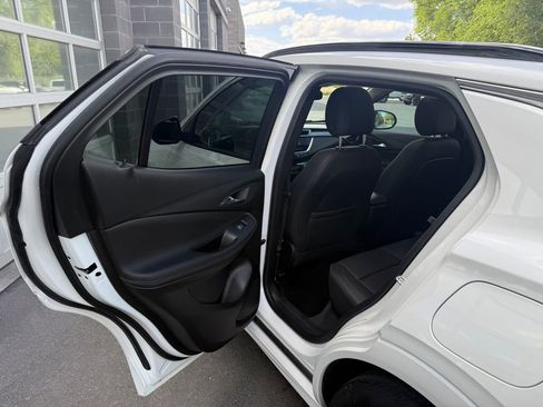 Used 2021 Buick Encore GX Essence w/ Advanced Technology Package FWD image 32