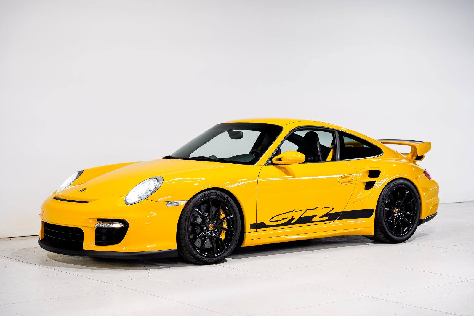 Used 2008 Porsche 911 GT2 RWD image 6