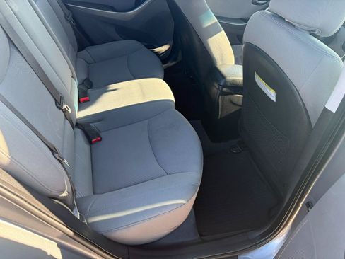Used 2013 Hyundai Elantra GLS w/ Preferred Pkg FWD image 27