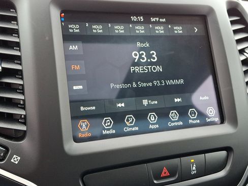 Used 2022 Jeep Cherokee Latitude w/ Sun & Sound Group image 22