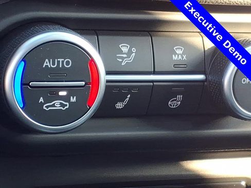 New 2025 Alfa Romeo Giulia RWD w/ Driving Assist Package image 23