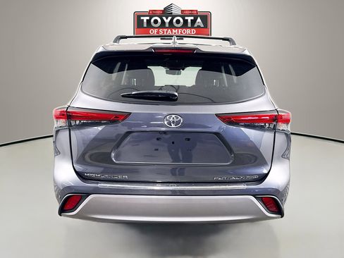 Used 2023 Toyota Highlander Platinum AWD/4WD image 6