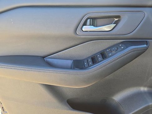 Used 2026 Nissan Rogue SV image 21