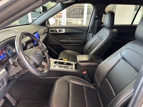 Certified 2020 Ford Explorer XLT w/ Equipment Group 202A image 18