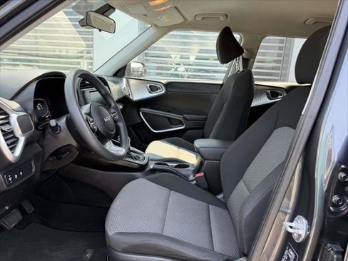Used 2023 Kia Soul LX w/ LX Technology Package FWD image 20