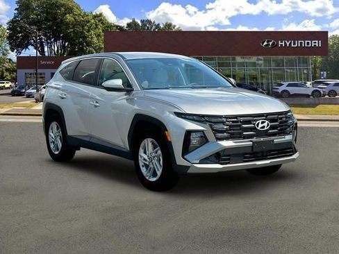 New 2026 Hyundai Tucson SE image 11