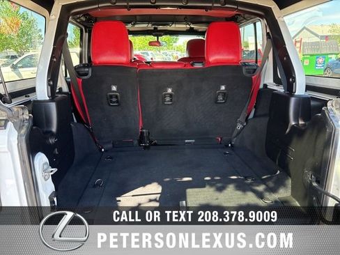 Used 2018 Jeep Wrangler Unlimited Rubicon AWD/4WD image 17