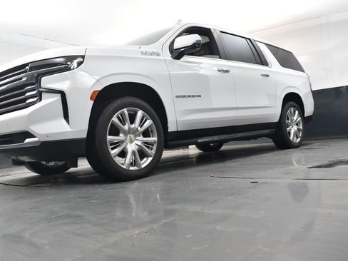 Used 2024 Chevrolet Suburban High Country image 21