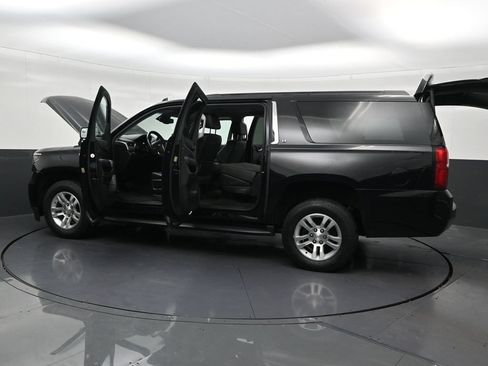 Used 2018 Chevrolet Suburban LT RWD image 35